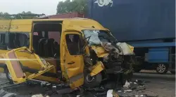 فاجعة طرقية قرب البئر الجديد تودي بحياة خمسة أشخاص وتصيب آخرين بجروح خطيرة